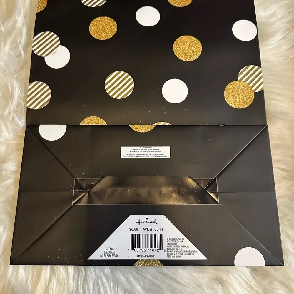 🩷5/$10 Black and Gold Polka Dot Gift Bag